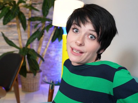 Find-Best-Videos.com presents: Short hair kitty lynn gives a blowjob and gets fucked balls deep