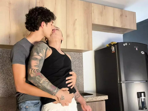 Find-Best-Videos.com presents: Colombian boy shows how to take a huge cock - enriquemudu & milky_santy