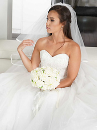 Find-Best-Videos.com presents: Bootylicious bride Kelsi Monroe screws a handsome officiant on her wedding day
